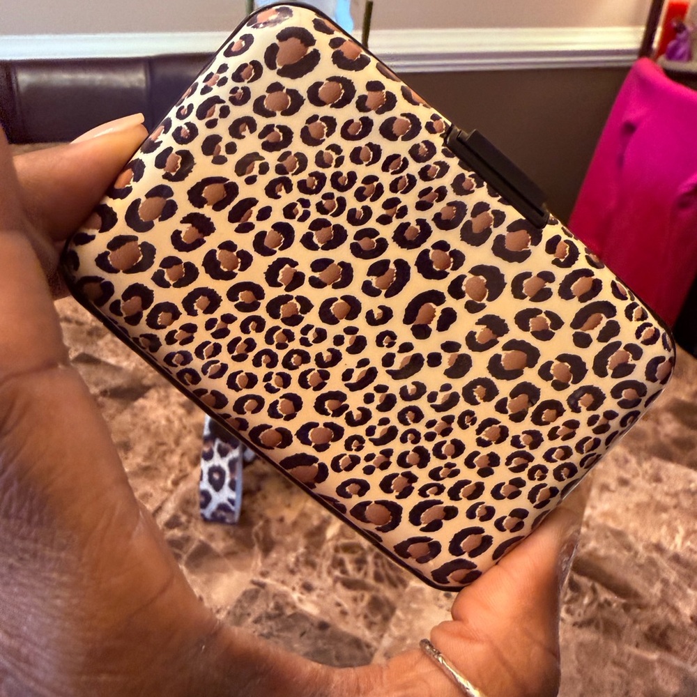 Kaabao RFID Blocking Credit Card Holder & Leopard Print Card Holder and Key Fob - Picture 7 of 13